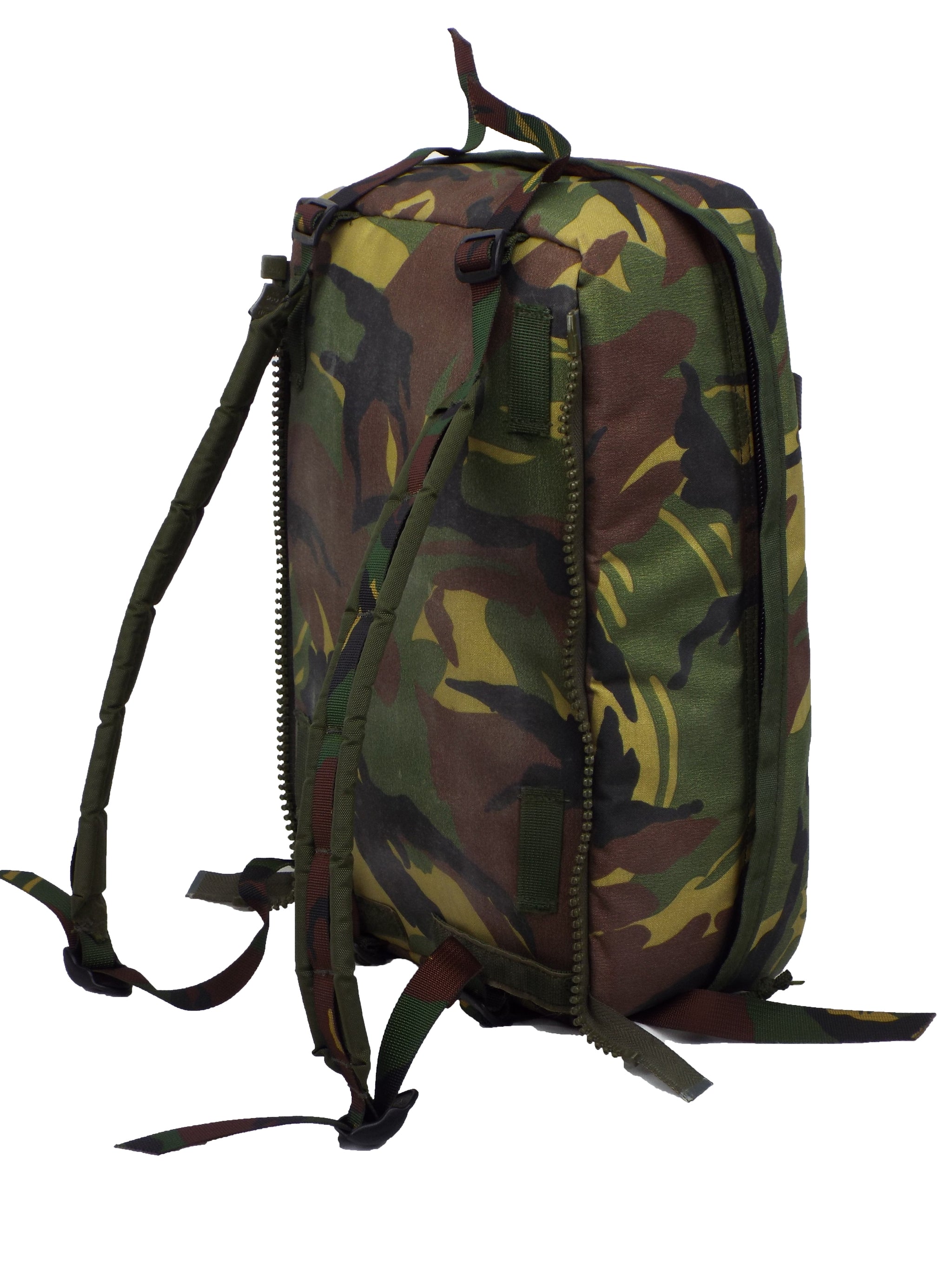 Dutch Army - Camo Medical Rucksack Pocket - Woodland camo - fits Vulca ...